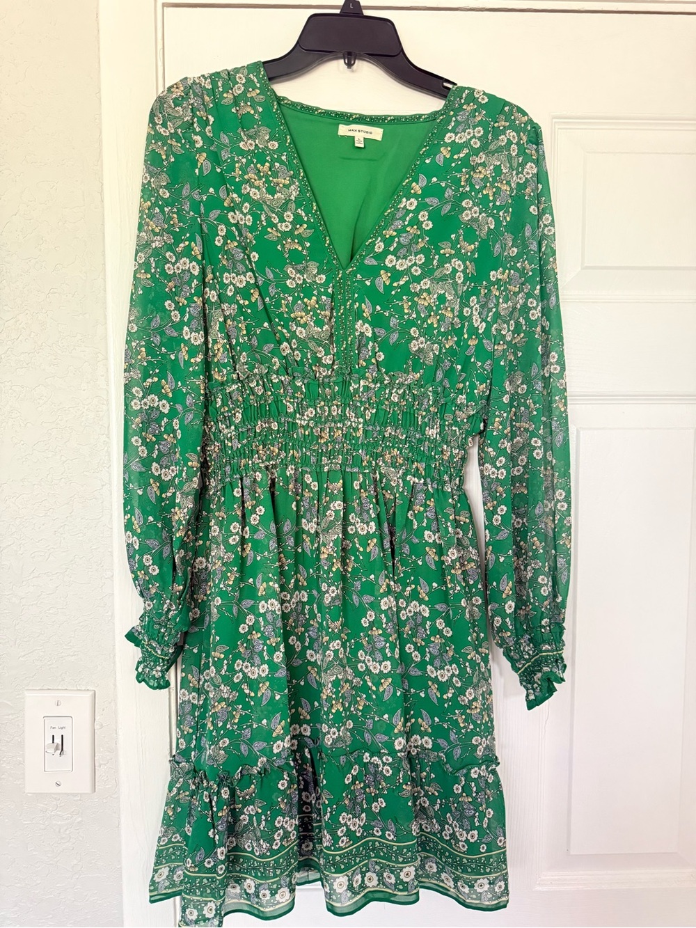 Max Studio Green Floral Smocked-Waist V-Neck Dress size Large